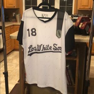 Kick 10 Los White Sox shirt